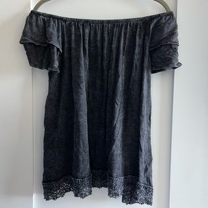 Ecote- off the shoulder top faded black XS